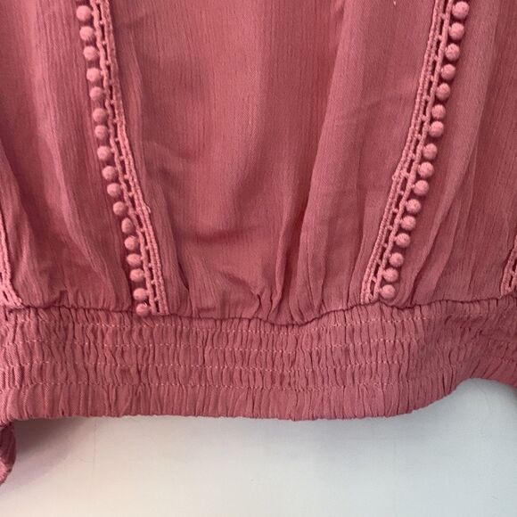 Lane Bryant mauve blouson blouse with crocheted shoulders Size 18/20 NWT - Picture 4 of 8